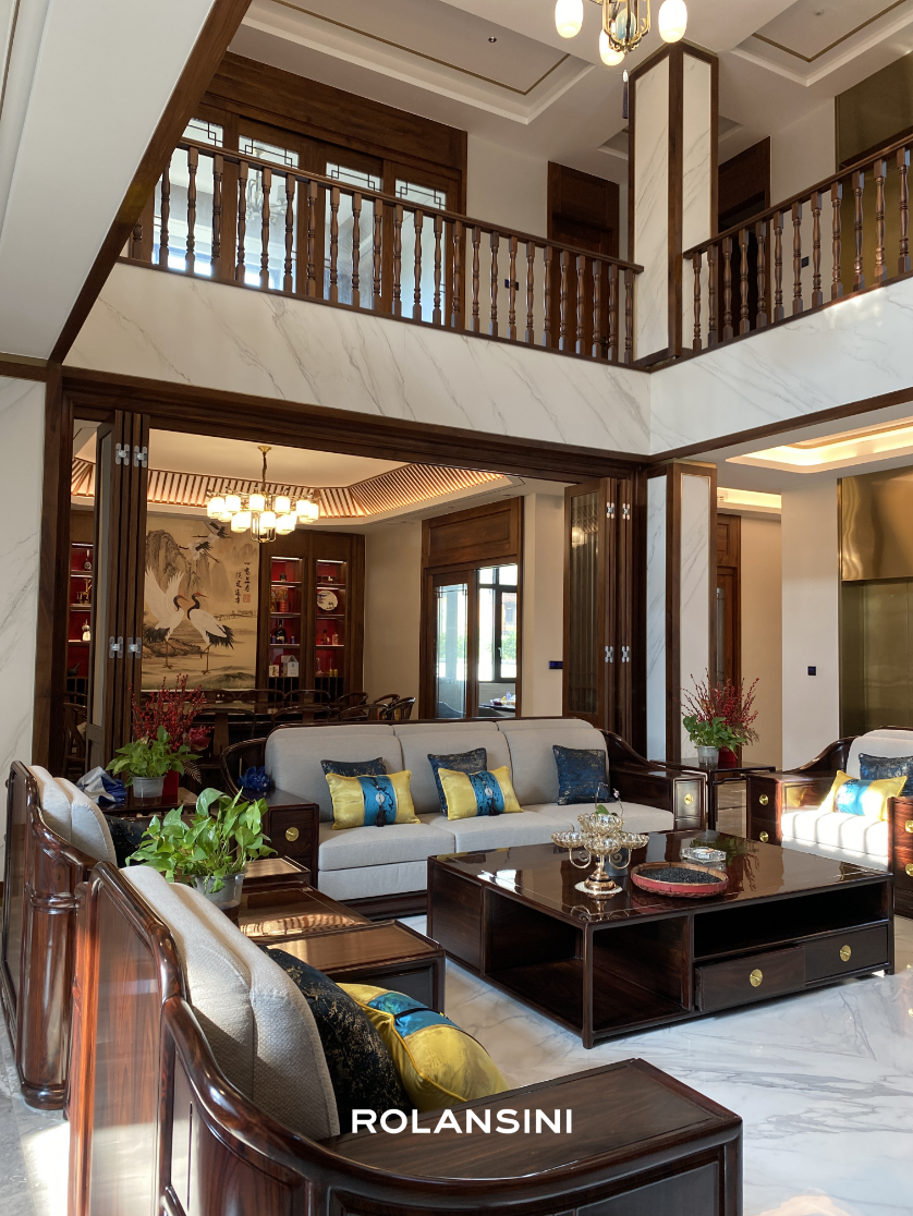 floor-to-ceiling aluminum windows
