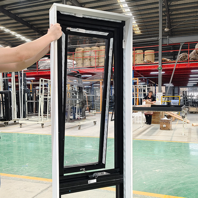 Q2 Chain Winder Double Glazed Glass Awning Window