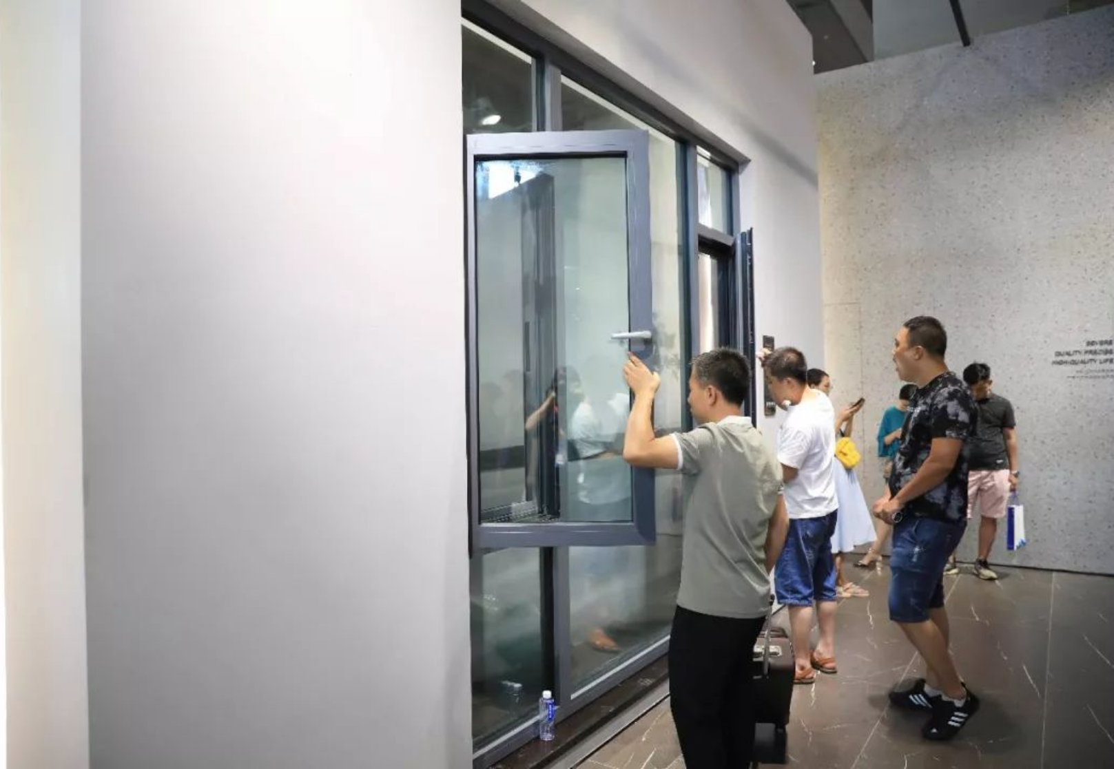 系统门窗12