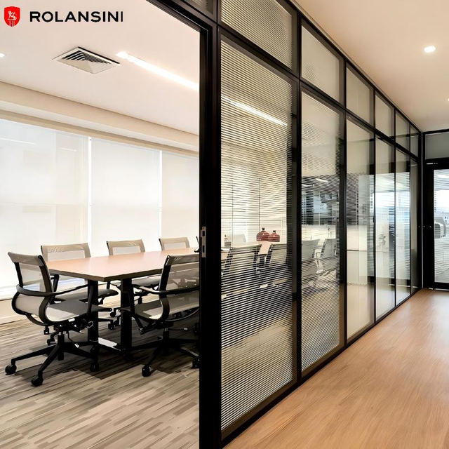 45° Angle Frame Modular Assembly Panoramic Single/double Glazed Louvered Office Glass Partition