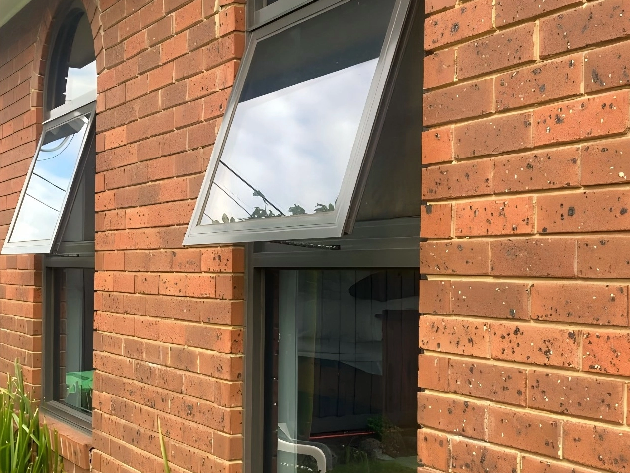 Single Hung Window for Renovations: Retrofit or Replace?